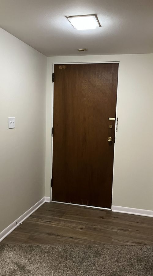 apt-211-1110 N Farnsworth Ave, Aurora, IL, 60505-2043 | Card Image