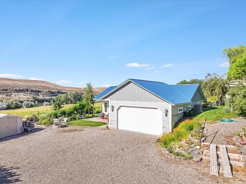 545 S Custer Ave, Glenns Ferry, ID, 83623-2340 | Card Image
