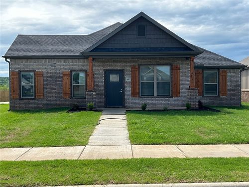 682 S Baggett St, Prairie Grove, AR, 72753-3188 | Card Image
