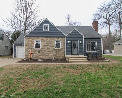 3628 Hopkins Rd, Youngstown, OH, 44511-3057 | Card Image