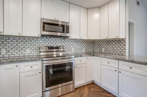 4231 S Cresthaven Rd, Dallas, TX, 75209-3009 | Card Image