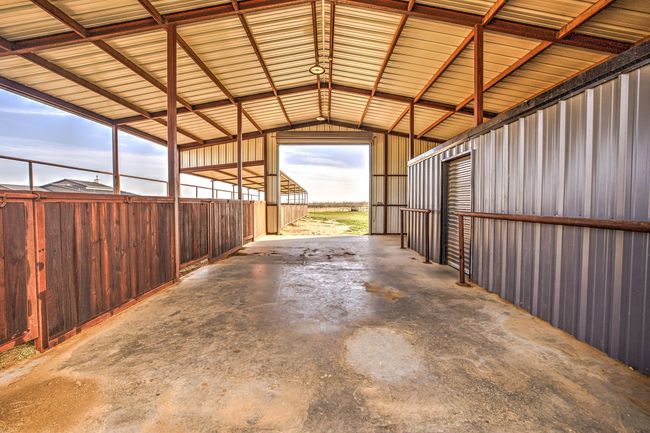 View of stable | Image 15