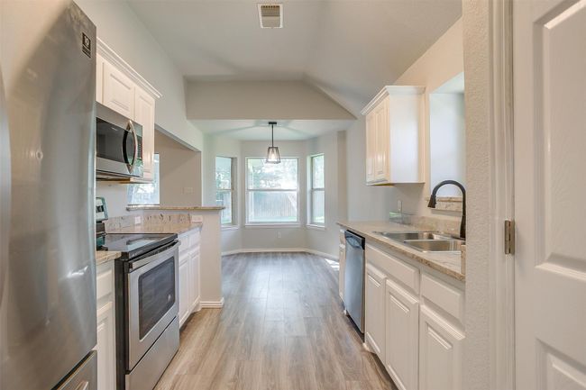 692 High Crest Dr, House other with 3 bedrooms, 2 bathrooms and null parking in Azle TX | Image 19
