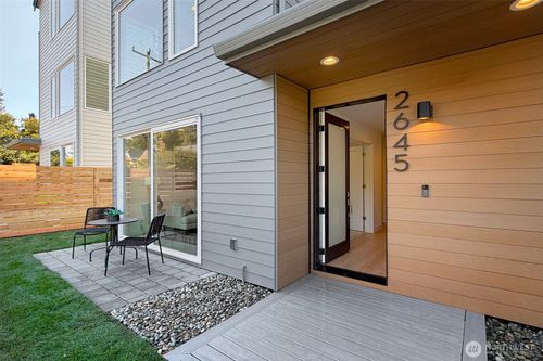 b-2647 Walnut Avenue Sw, Seattle, WA, 98116 | Card Image