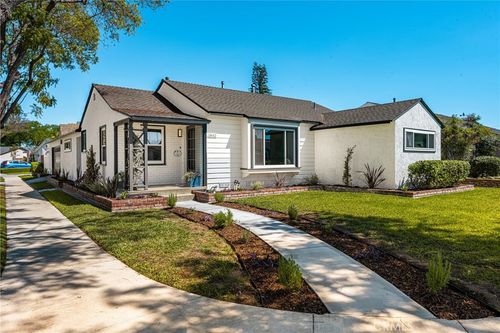 1842 N Greenbrier Rd, Long Beach, CA, 90815-2911 | Card Image