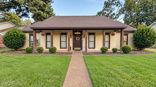 108 Honeysuckle Ln, Ridgeland, MS, 39157-2557 | Card Image