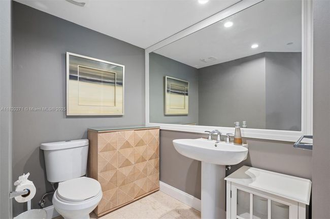 APT-402 - 1600 S Ocean Blvd, Condo with 3 bedrooms, 5 bathrooms and null parking in Pompano Beach FL | Image 24