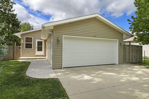 209 E Chestnut St, SILVER LAKE, WI, 53170-1731 | Card Image