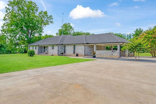 826 Georgetown Rd, Pottsboro, TX, 75076-6898 | Card Image