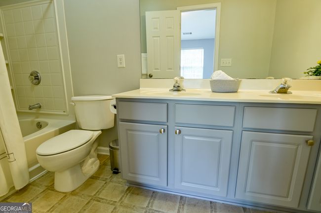 2135 Dillard Xing, Townhouse with 2 bedrooms, 3 bathrooms and null parking in Tucker GA | Image 33