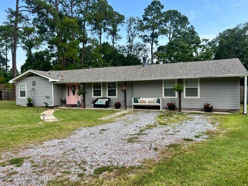 13 40th St, Gulfport, MS, 39507-3221 | Card Image