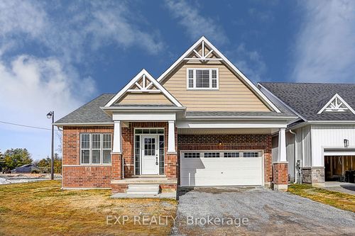 4 Palmira Dr, Sutton West, ON, L0E1R0 | Card Image