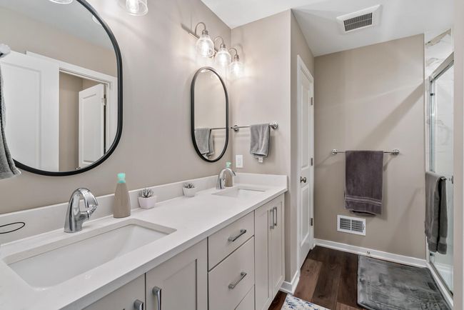 Primary Bathroom | Image 23