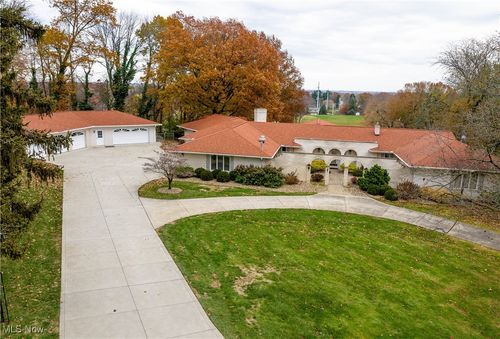 940 Knollwood Rd Nw, Canton, OH, 44708-3425 | Card Image