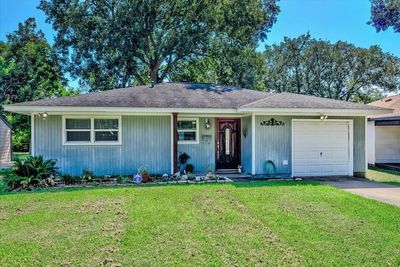 3253 North Dr, House other with 2 bedrooms, 1 bathrooms and null parking in Groves TX | Image 2