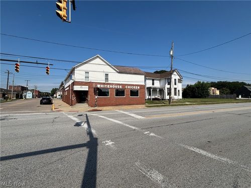 180 Wooster Rd N, Barberton, OH, 44203-2561 | Card Image