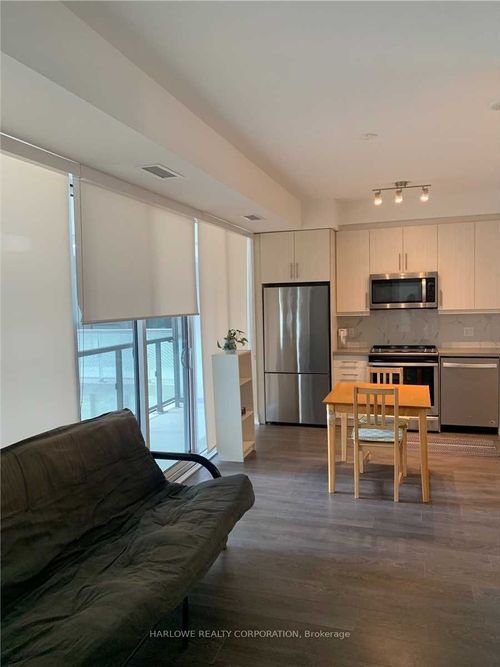 404-85 Oneida Cres, Richmond Hill, ON, L4B0H4 | Card Image