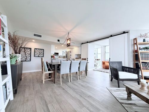 b1809-1901 Brickell Ave, Miami, FL, 33129-1765 | Card Image