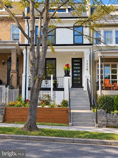 1318 Levis St Ne, WASHINGTON, DC, 20002-2925 | Card Image