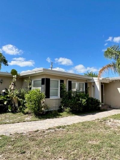 210 Baker Avenue, House other with 3 bedrooms, 2 bathrooms and null parking in Clearwater FL | Image 1