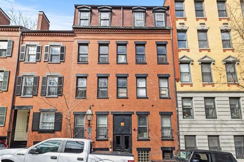 19 S Russell St, Boston, MA, 02114-3922 | Card Image