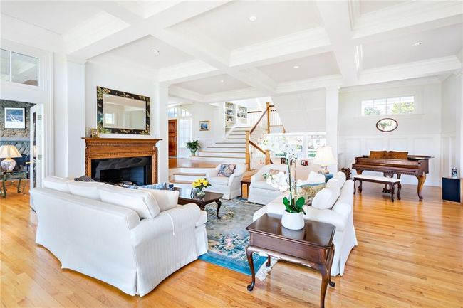 597 Beavertail Rd, Home with 5 bedrooms, 4 bathrooms and 8 parking in Jamestown RI | Image 17