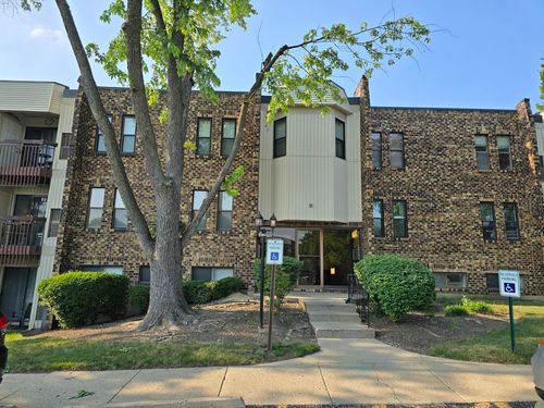 apt-2-2212 Country Club Dr, Woodridge, IL, 60517-3061 | Card Image