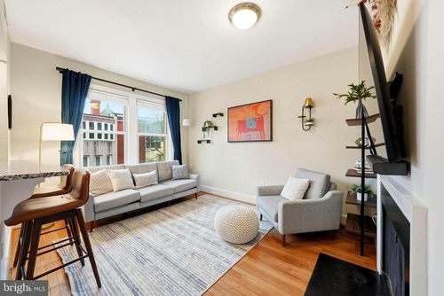 apt-305-18 9th St Ne, WASHINGTON, DC, 20002-6044 | Card Image