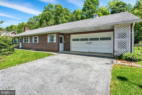 2482 Pine Grove Rd, YORK, PA, 17403-5130 | Card Image