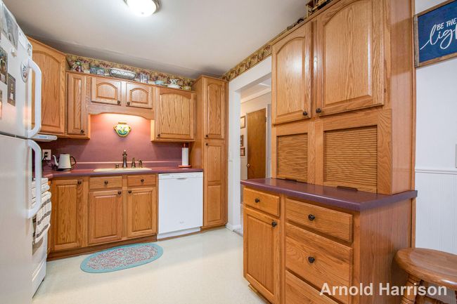 Kitchen | Image 9