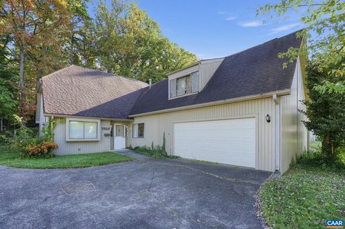 1523 Lake Forest Dr, CHARLOTTESVILLE, VA, 22901-9005 | Card Image