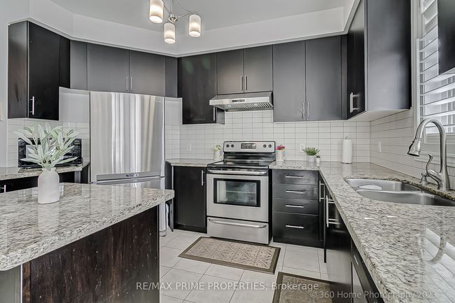 4765 Highway 7, House attached with 4 bedrooms, 3 bathrooms and null parking in Vaughan ON | Image 13