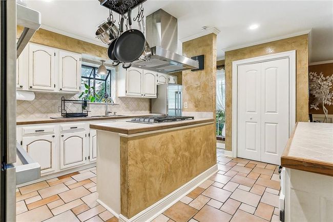 Kitchen | Image 6