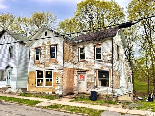 20 Venice St, Auburn, NY, 13021-2338 | Card Image