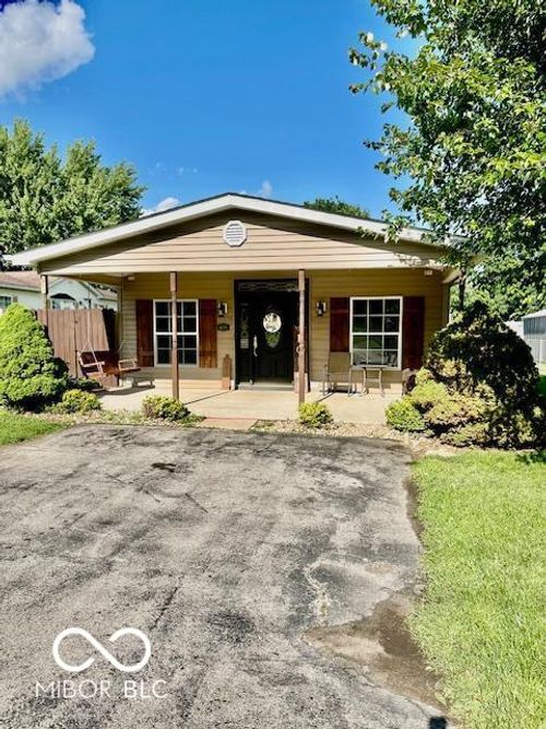 808 S Main St, Edinburgh, IN, 46124-1310 | Card Image