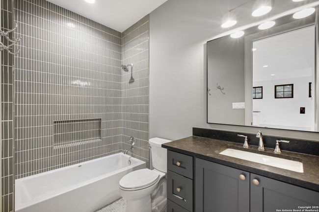 133 Sequoia Dr, House other with 4 bedrooms, 4 bathrooms and null parking in Hollywood Park TX | Image 37