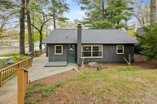 8175 S Island View Dr, Newaygo, MI, 49337-8234 | Card Image