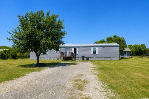 1685 County Road 5715, Natalia, TX, 78059-2740 | Card Image