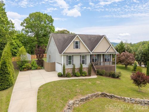 132 Beck Creek Cir, Flat Rock, NC, 28731-7812 | Card Image