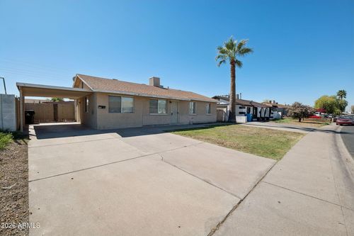 8137 W Trafalgar Avenue, Phoenix, AZ, 85033 | Card Image