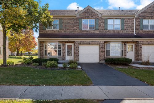 313 Cromwell Ct, Westmont, IL, 60559-2697 | Card Image