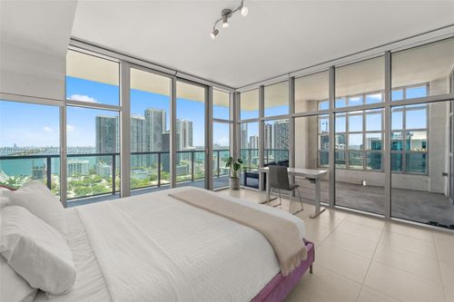 apt-h2412-3301 Ne 1st Ave, Miami, FL, 33137-4282 | Card Image
