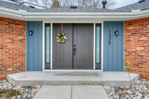 1532 Alta Vista Dr, Owosso, MI, 48867-1402 | Card Image