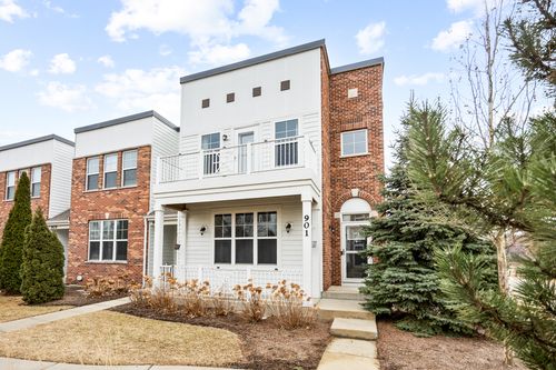 901 Times Square Dr, Aurora, IL, 60504-2147 | Card Image