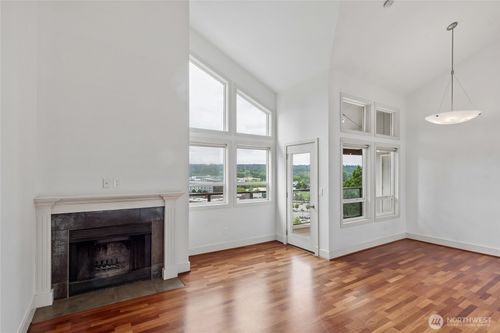 302-8980 Redmond Woodinville Rd Ne, Redmond, WA, 98052 | Card Image