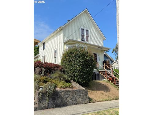 173 N 11th St, Coos Bay, OR, 97420-1711 | Card Image