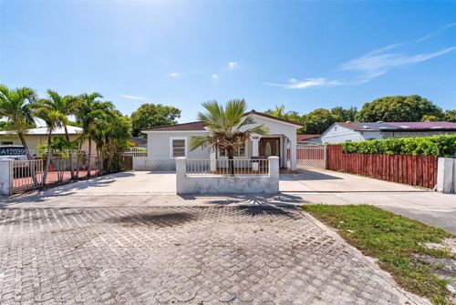 920 Nw 35th Ave, Miami, FL, 33125 | Card Image
