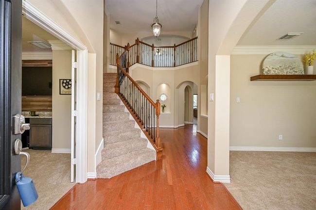 This home is warm and inviting featuring a neutral color palette ready for your own personal touch. | Image 12