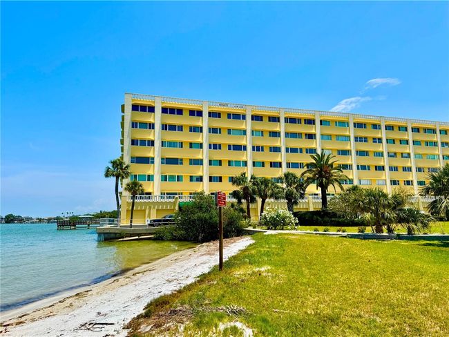 APT-114C - 100 Bluff View Dr, Condo with 2 bedrooms, 2 bathrooms and null parking in BELLEAIR BLUFFS FL | Image 33