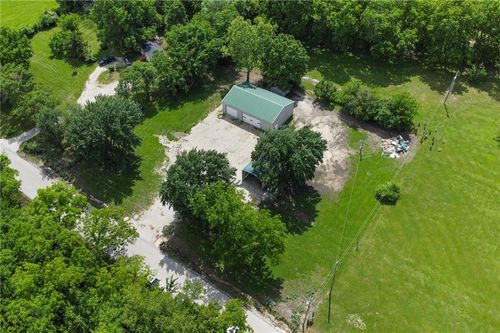 22898 Valley Rd, Lacygne, KS, 66040-9172 | Card Image